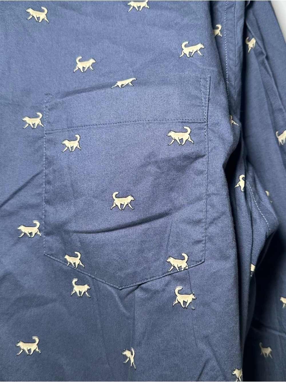 Banana Republic Untucked Novelty Wolf Print Button Up Shirt Blue Organic Cotton - Picture 12 of 16